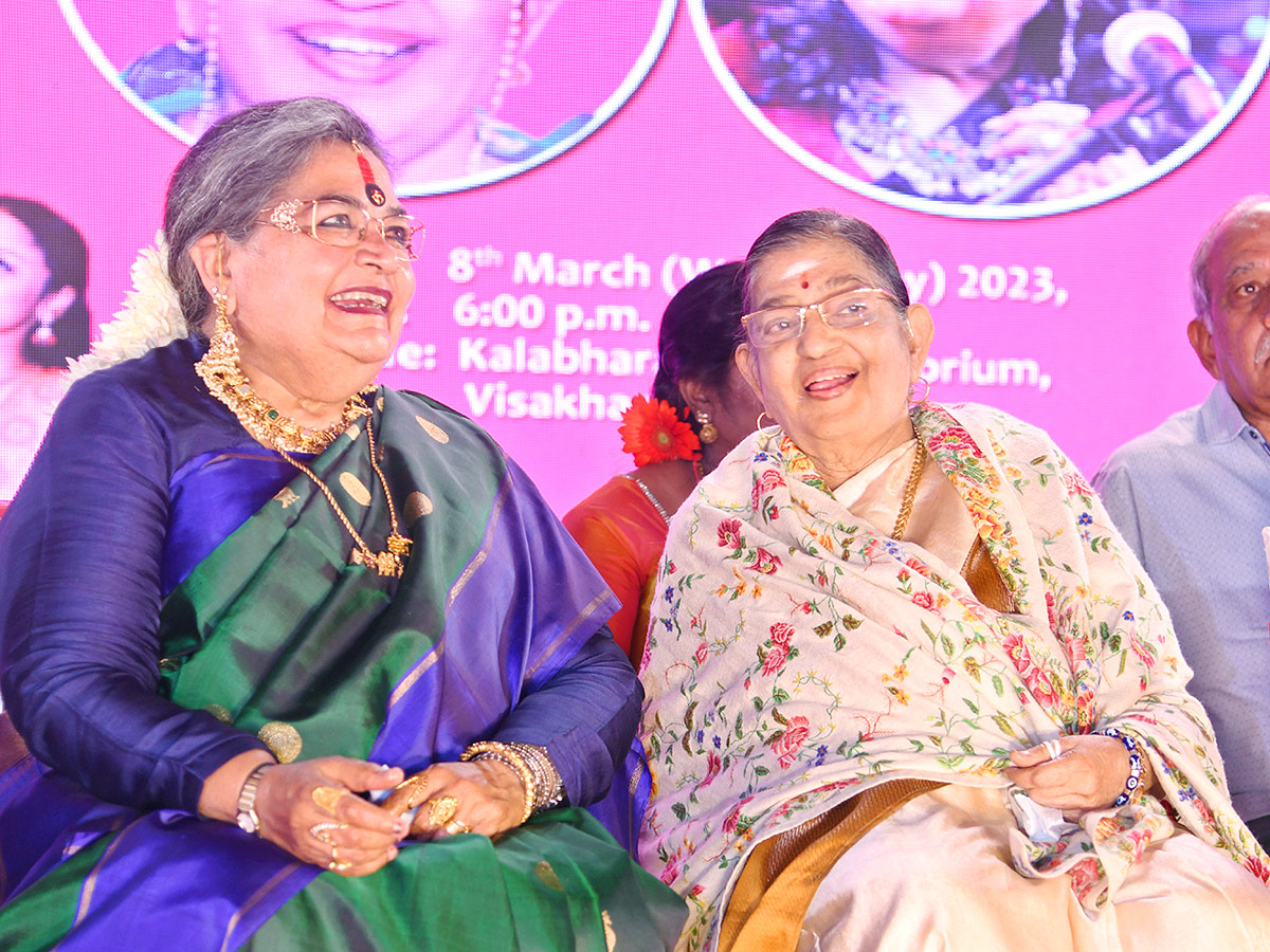 P_20Susheela_20and_20Usha_20Uthup_20in_20Visakhapatnam_20Photos-3.jpg 3