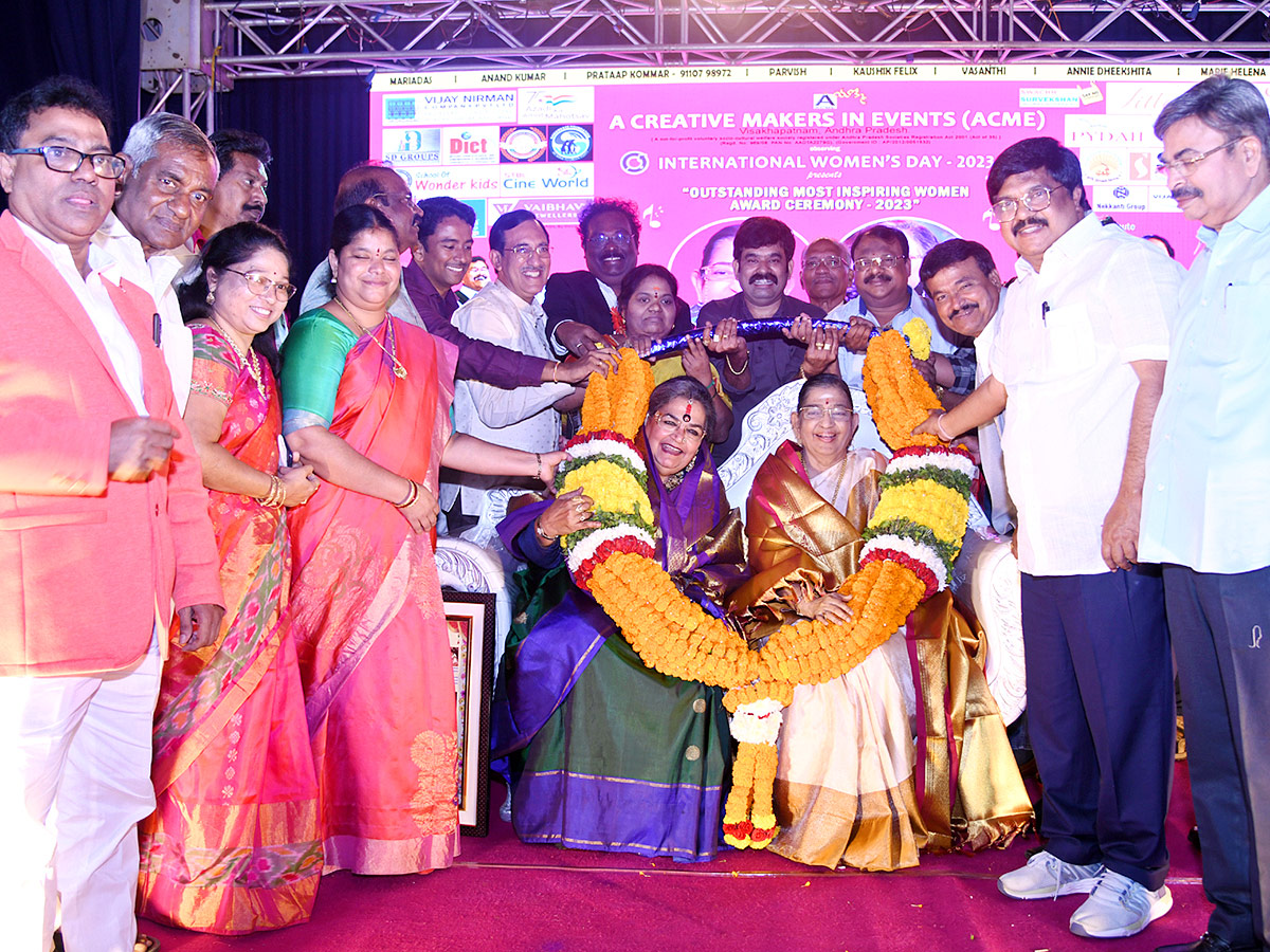P_20Susheela_20and_20Usha_20Uthup_20in_20Visakhapatnam_20Photos-8.jpg 8