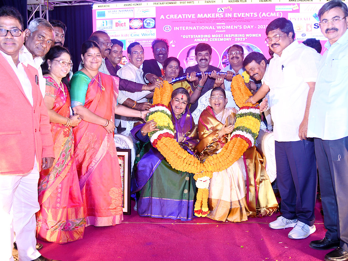 P_20Susheela_20and_20Usha_20Uthup_20in_20Visakhapatnam_20Photos-9.jpg 9
