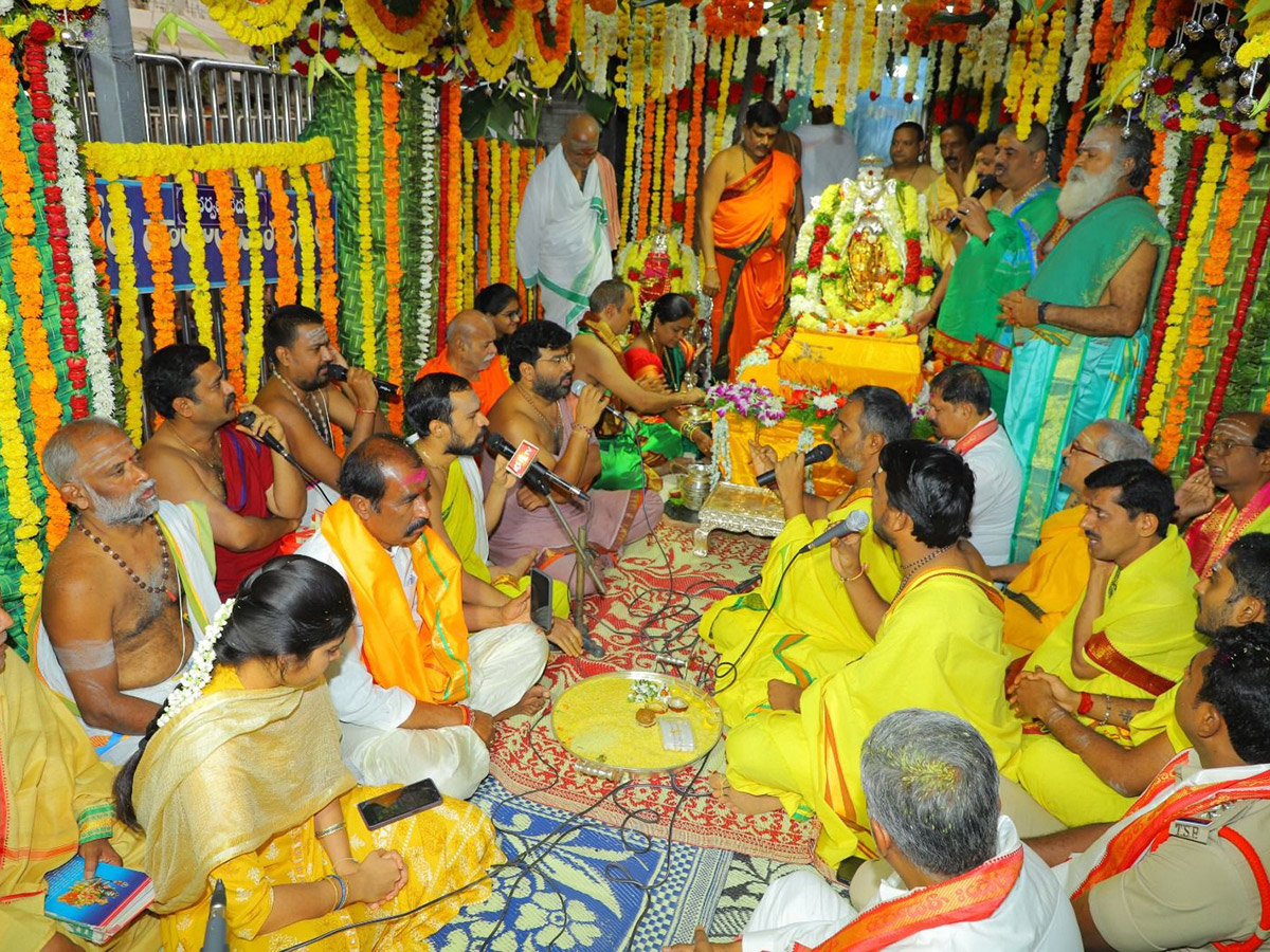 Shiva_20Kalyanam_20Mahotsav_20Celebrations_20in_20Raja_20Rajeshwara_20Temple-6.jpg 6