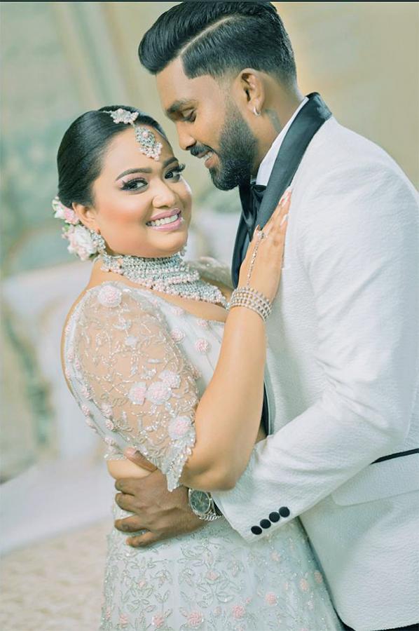 Sri_20Lankan_20Cricketer_20Wanindu_20Hasaranga_20Wedding_20Pics-11.jpg 11