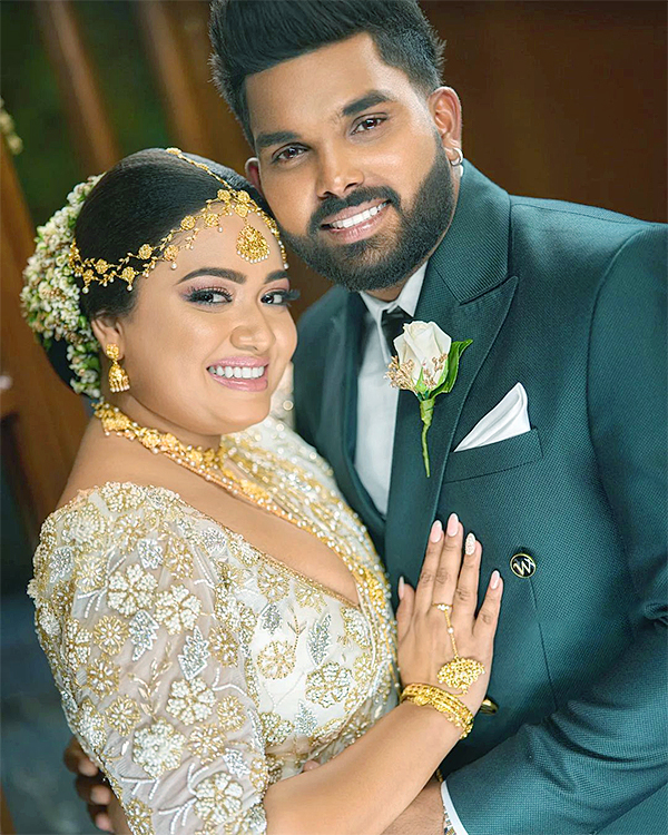 Sri_20Lankan_20Cricketer_20Wanindu_20Hasaranga_20Wedding_20Pics-6.jpg 6