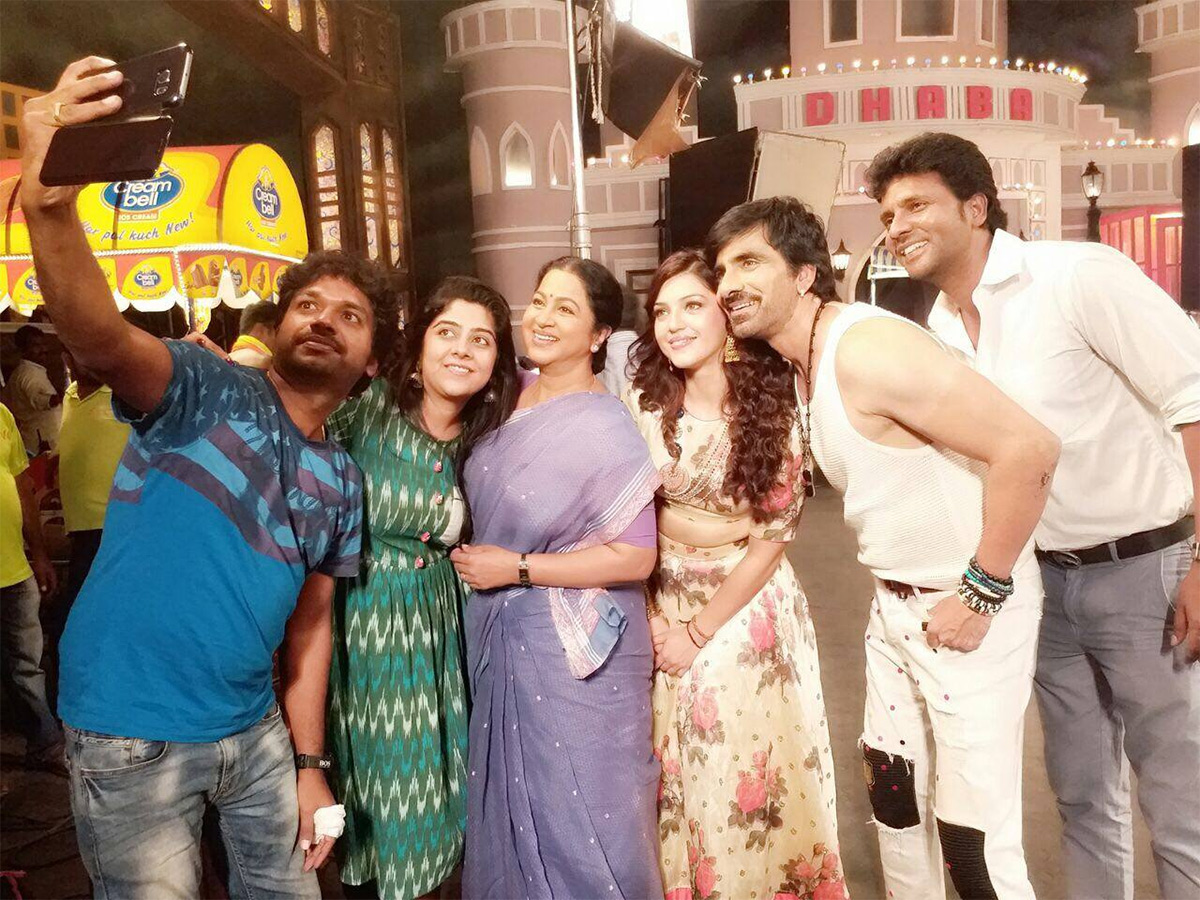 Tollywood_20Actor_20Mass_20Maharaja_20Ravi_20Teja_20Rare_20and_20Unseen_20Pics_30.jpg 30