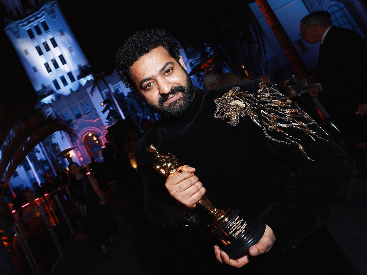 Oscar_20Awards_20Ceremony_202023_20Unseen_20Photos_20Of_20Ram_20Charan_20And_20Jr_20NTR_20From_20Oscars_2C_20Photos_20Viral-4.jpg 4