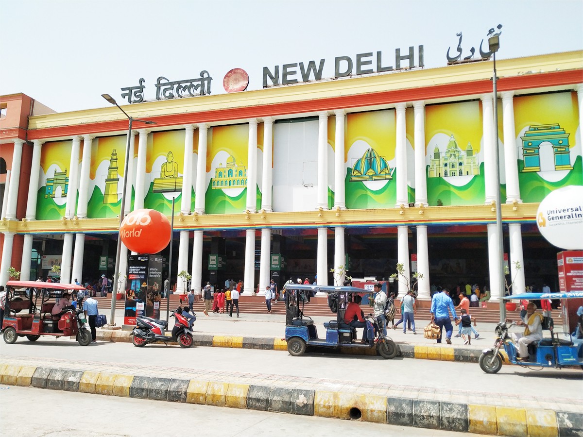 004_20new_20delhi_20railway_20station.jpg 5