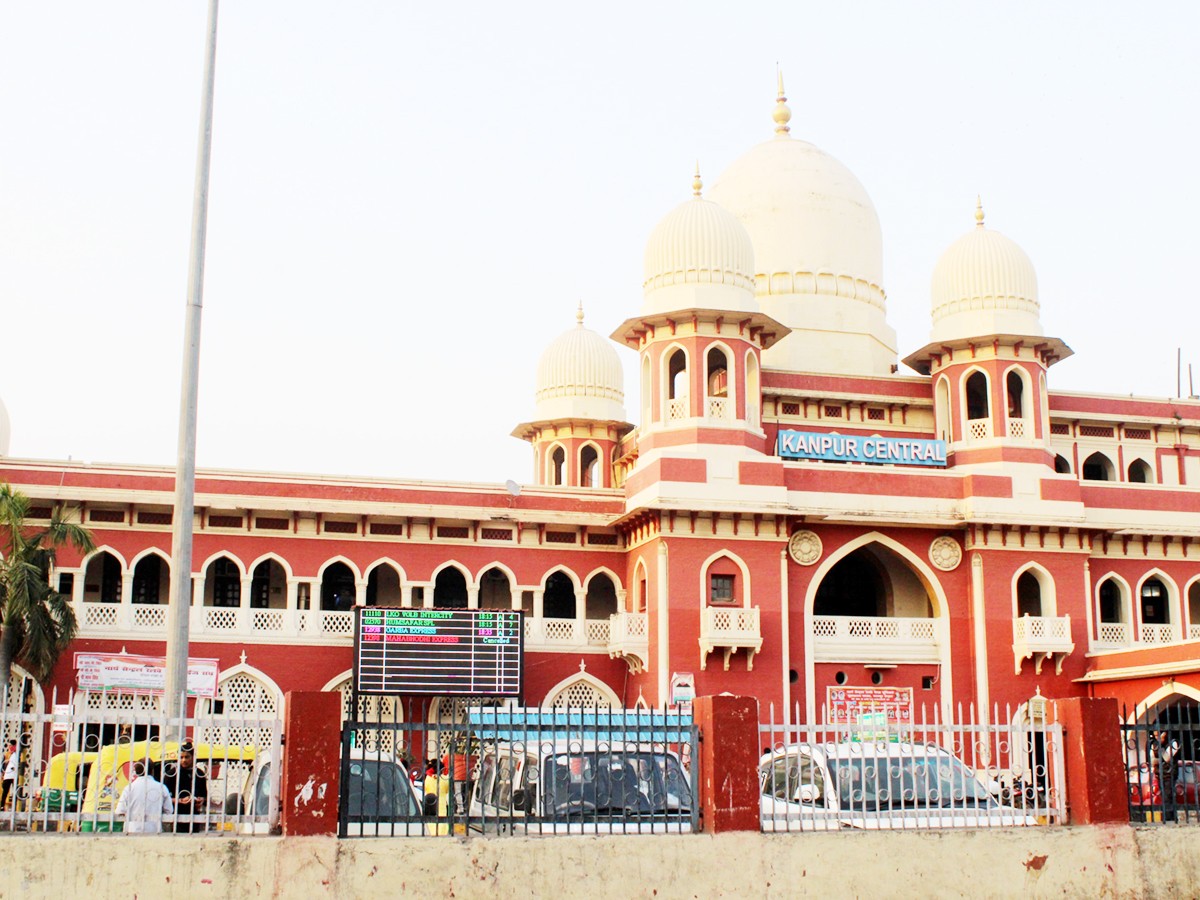 006_20kanpur_20central_20railway_20station.jpg 7
