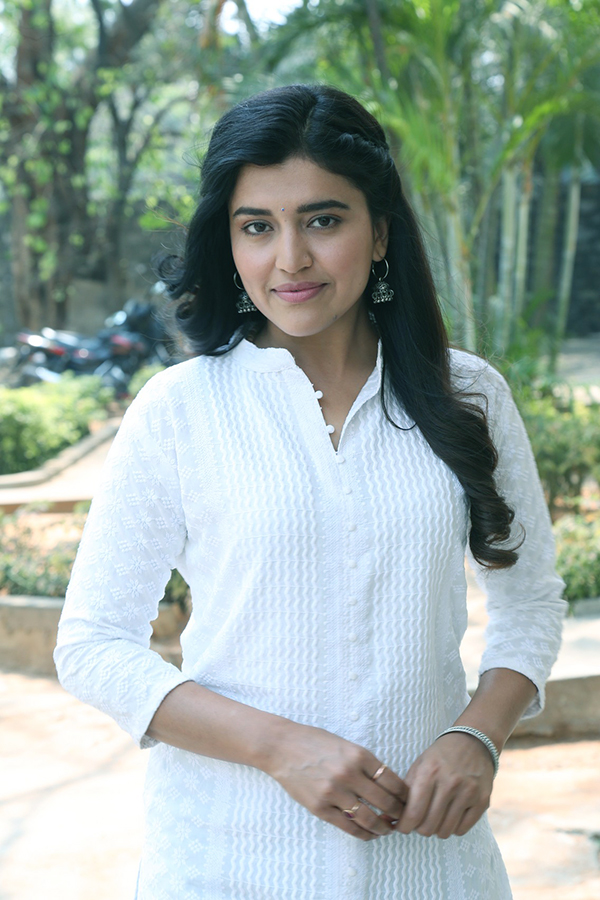 Actress_20Chitra_20Shukla_20Latest_20Pics_10.jpg 10