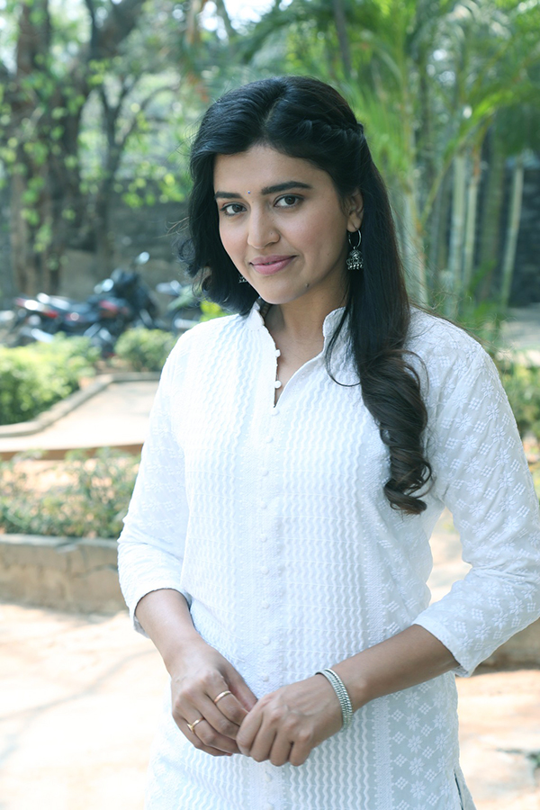 Actress_20Chitra_20Shukla_20Latest_20Pics_11.jpg 11