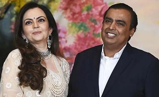 mukesh_20and_20nita_20ambani.jpg