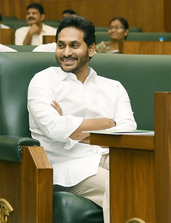 YS_20Jagan_20mohan_20Reddy_20Photos_20in_20AP_20Budget_202023_22.jpg 22