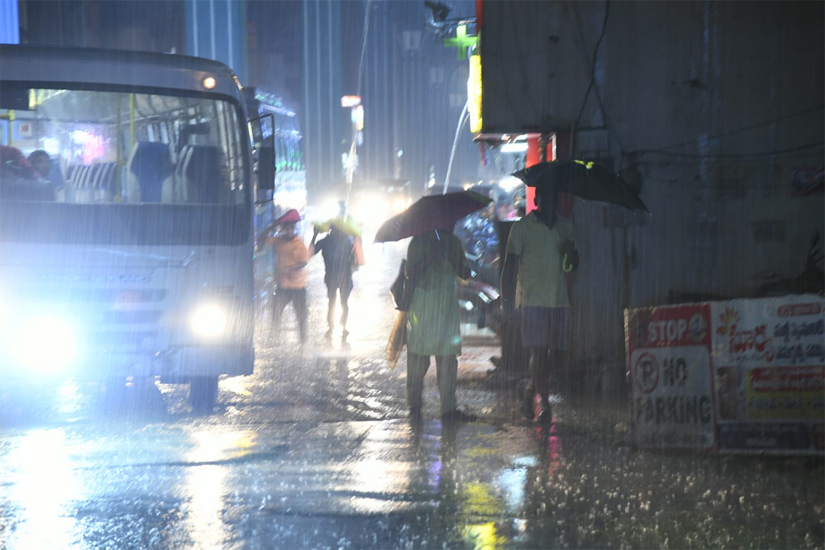 Heavy_20Rain_20in_20Tirupati_20Photos_12.jpg 12