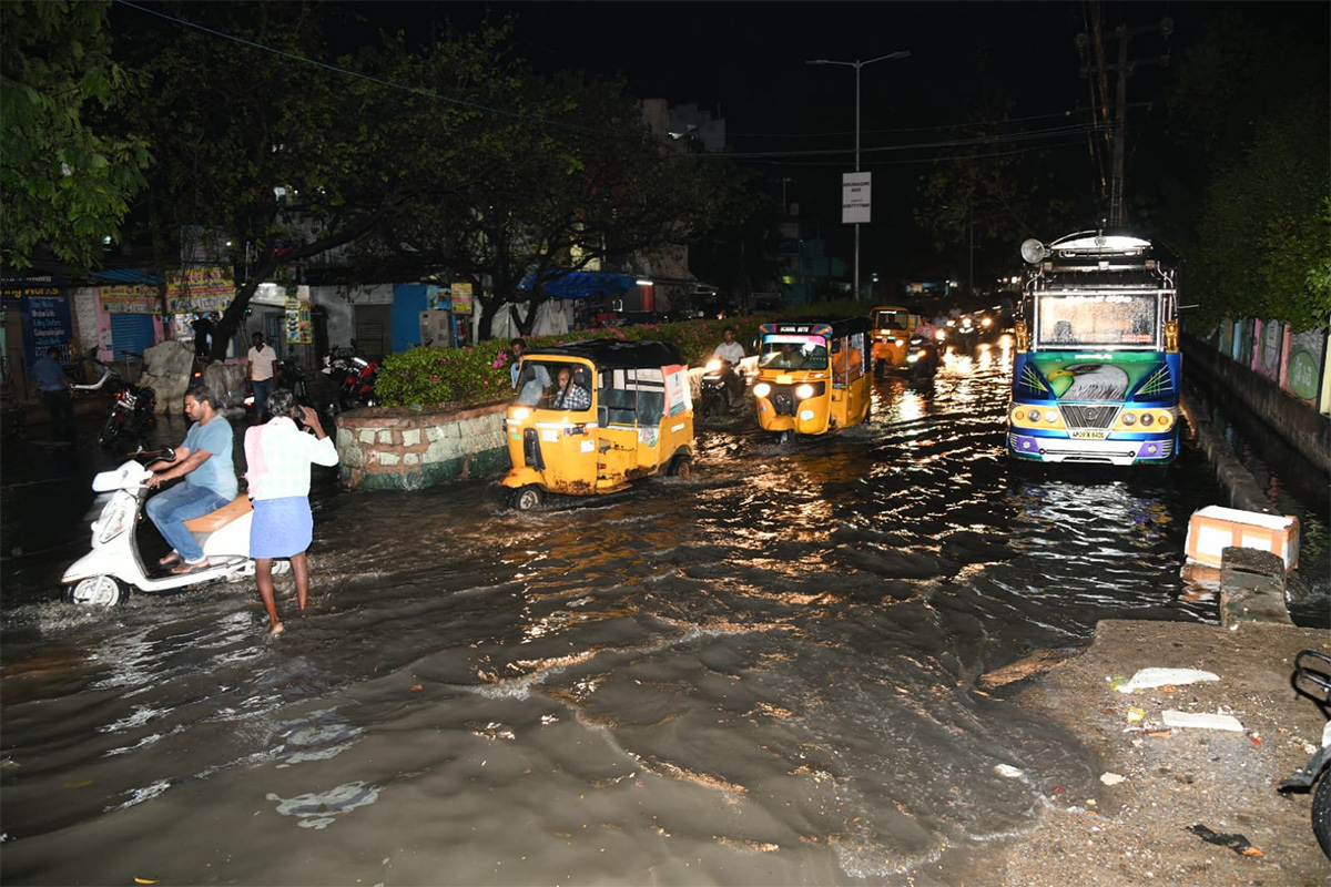 Heavy_20Rain_20in_20Tirupati_20Photos_3.jpg 3