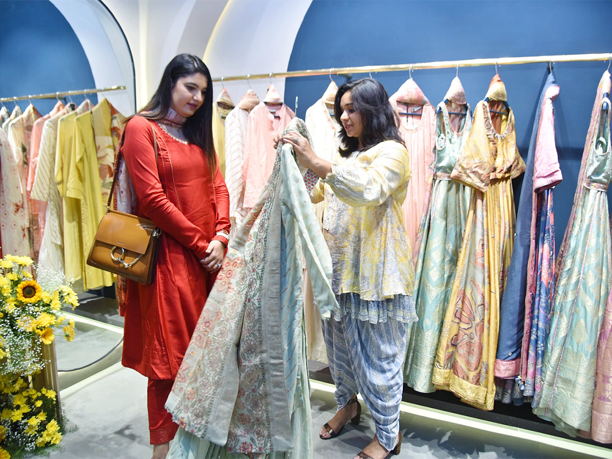 Show_20Room_20Opened_20at_20Hyderabad_5.jpg 5