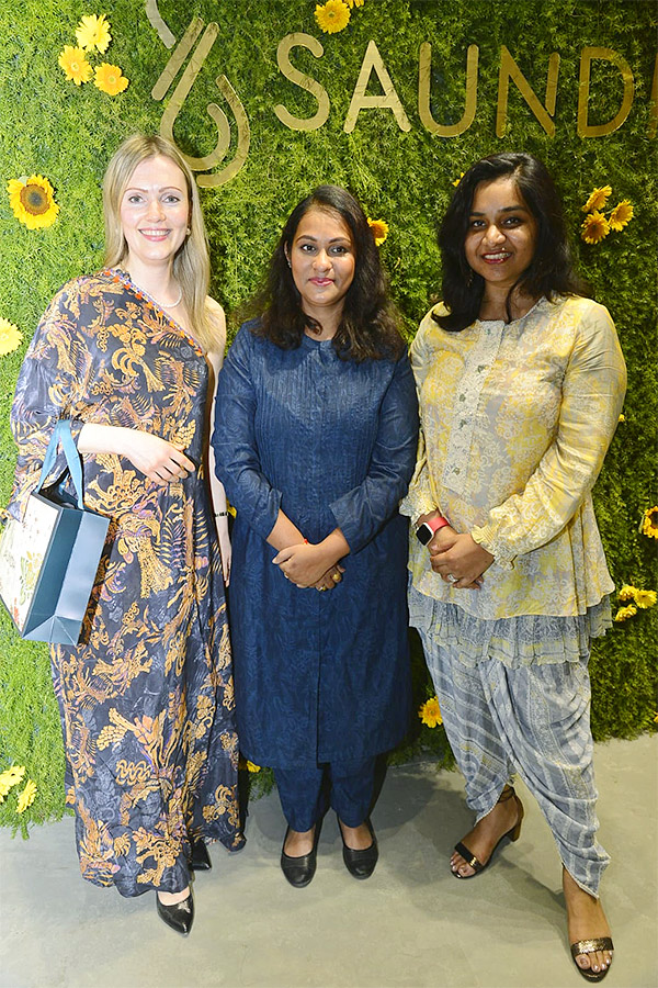 Show_20Room_20Opened_20at_20Hyderabad_7.jpg 7