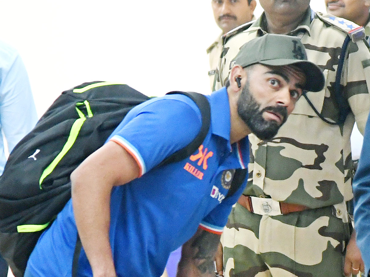 Team_20India_20and_20Team_20Australia_20Cricketers_20Reach_20To_20Vizag_20Photos_12.jpg 13