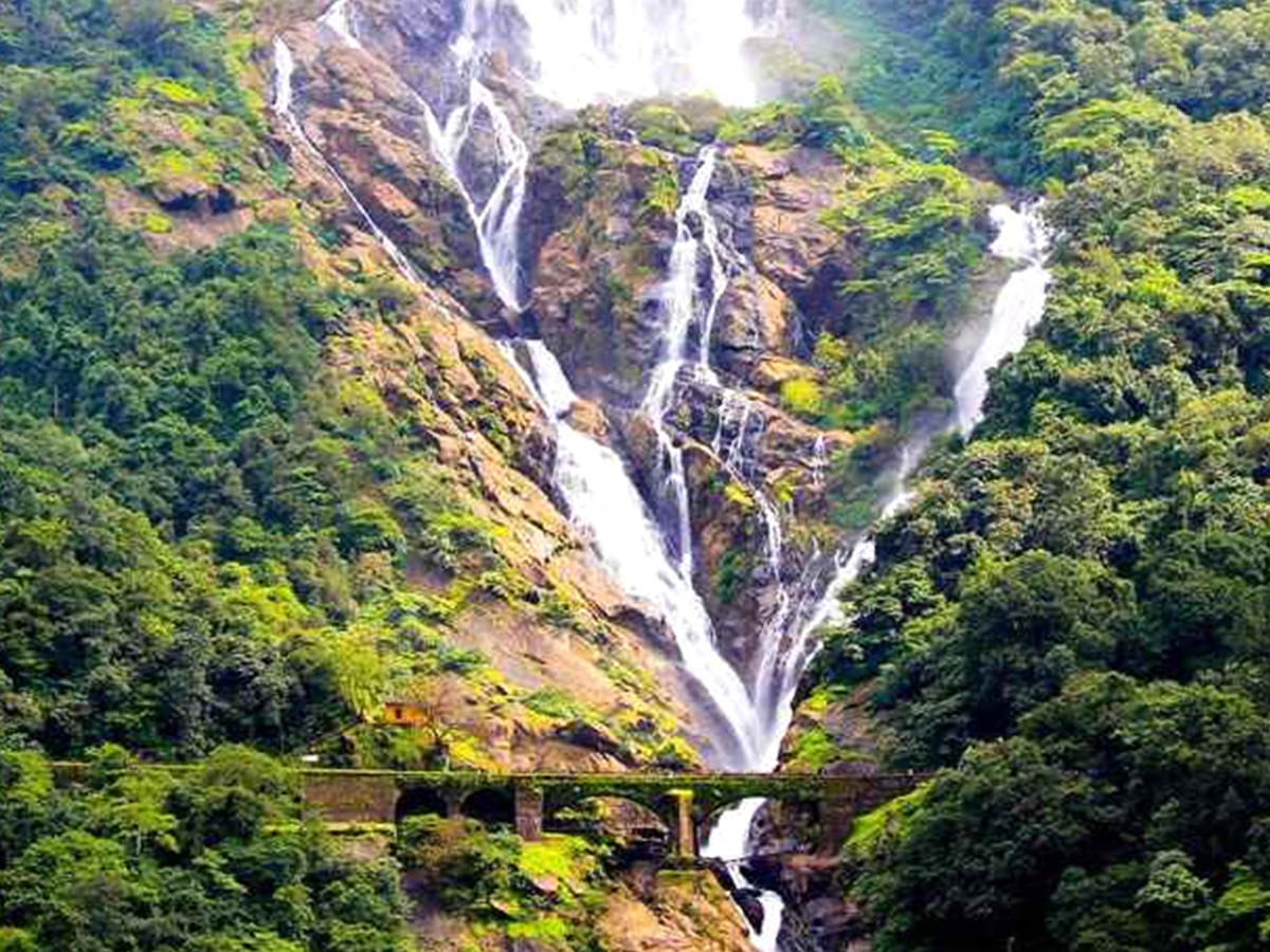 009_20Dudhsagar_20Falls_2C_20Goa.jpg 10