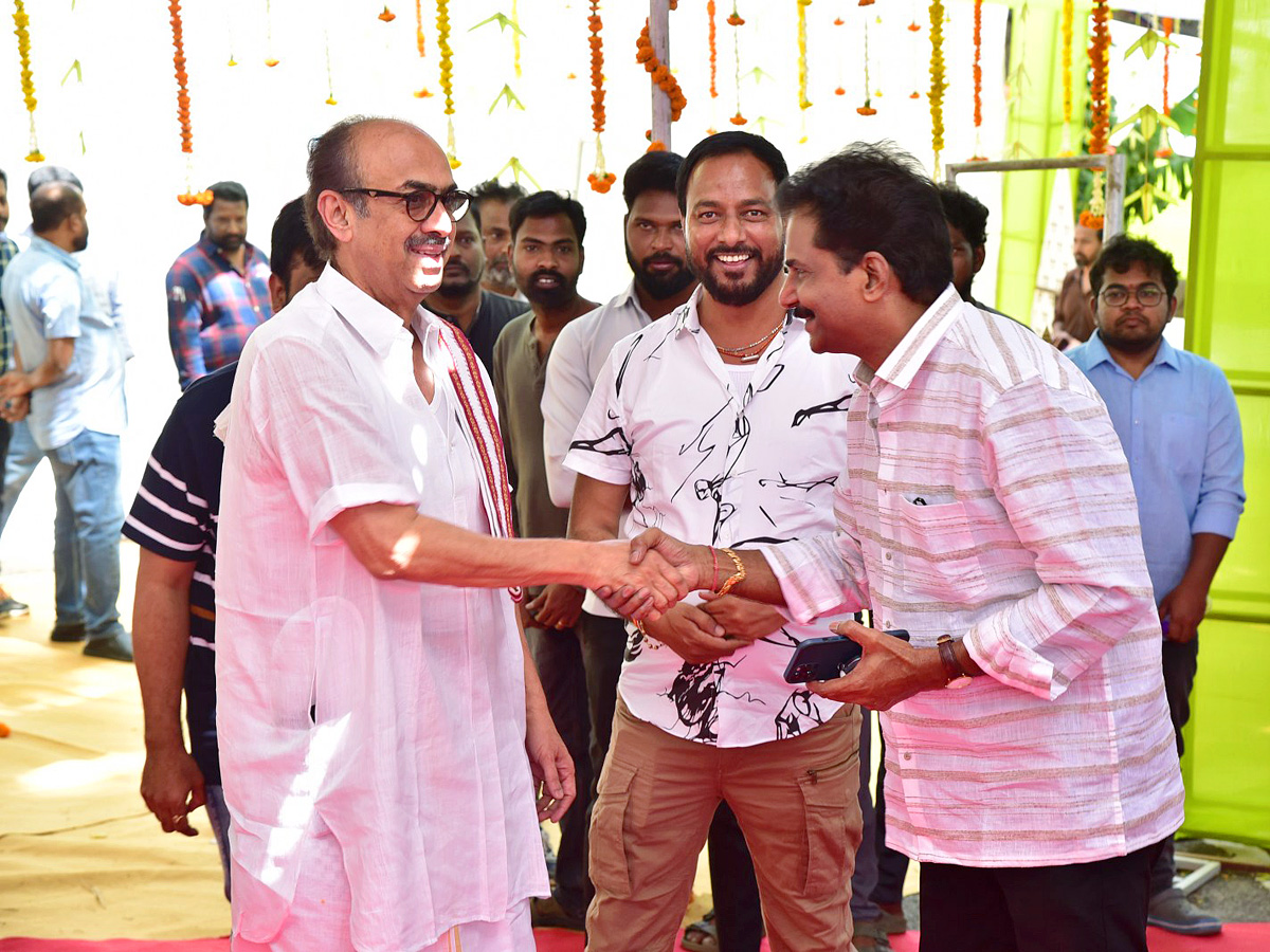 Allari_20Naresh_2061st_20Movie_20Opening_20Photos_15.jpg 16