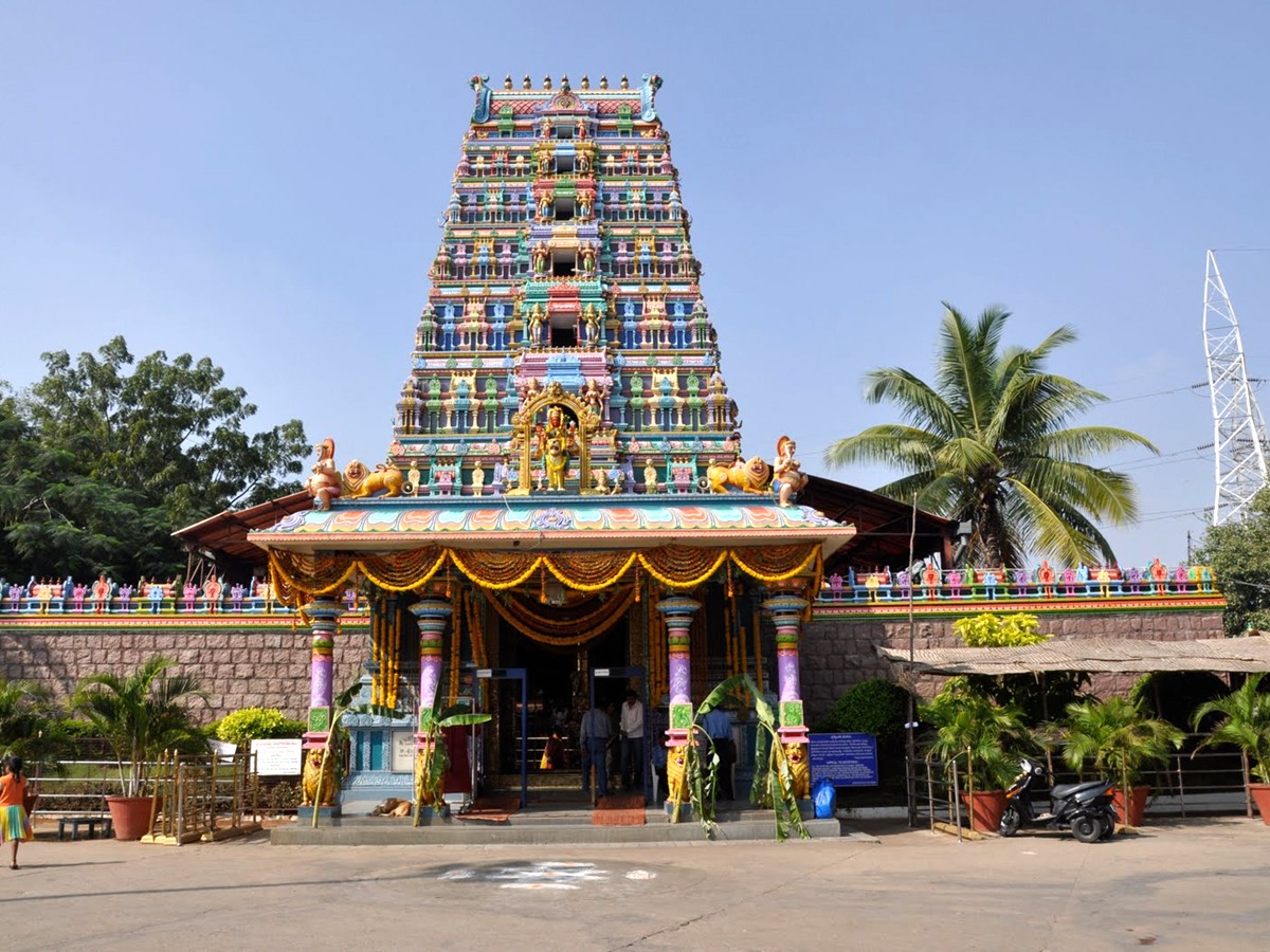 005_20Peddamma_20Thalli_20Temple.jpg 6