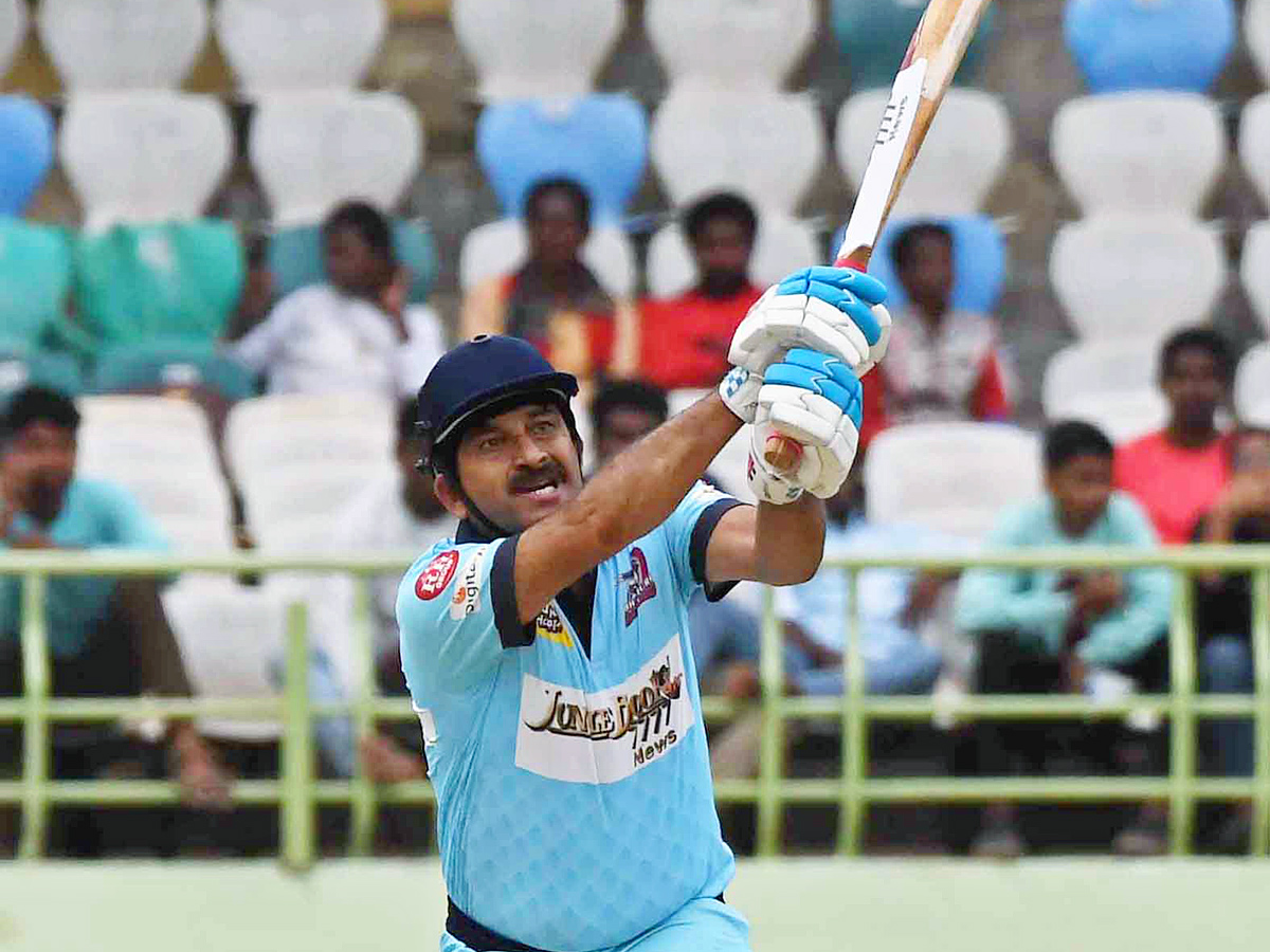 Celebrity_20Cricket_20League_20Photos_2.jpg 3