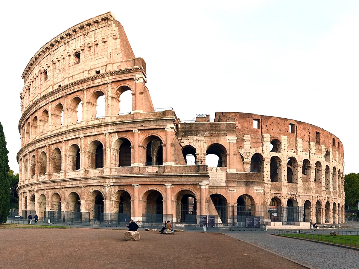 003_20The_20Colosseum.jpg 4