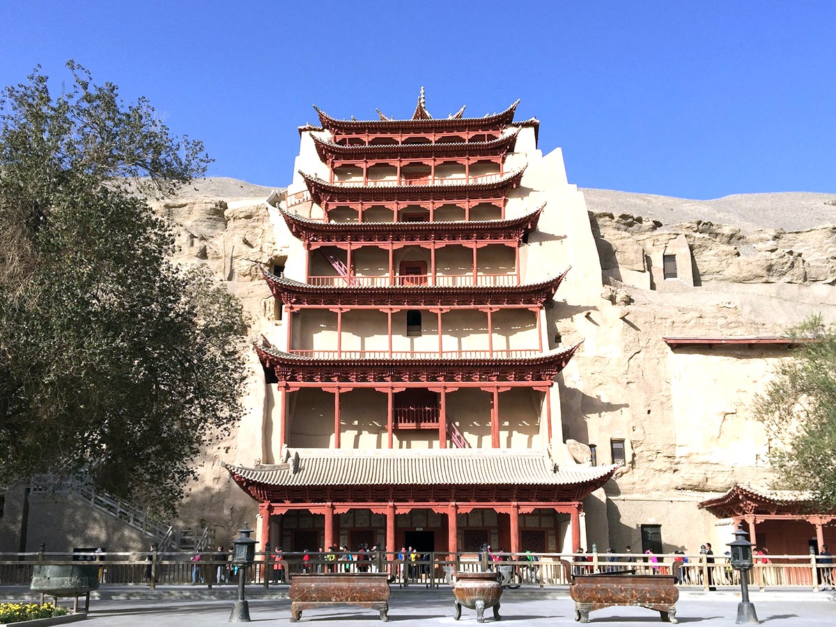 007_20Mogao_20Grottoes.jpg 8