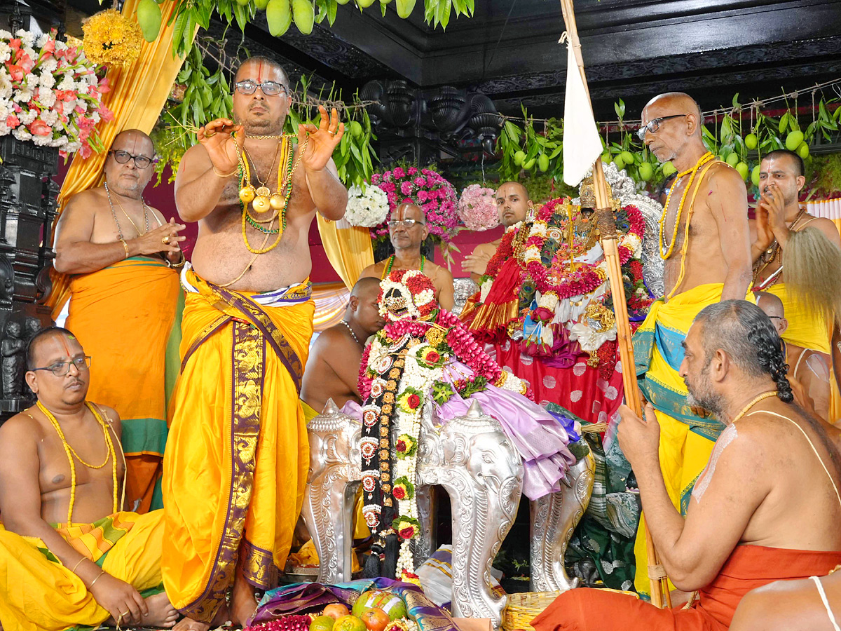 Bhadrachalam_20Sri_20Rama_20Navami_20Celebrations_20Photos_18.jpg 5