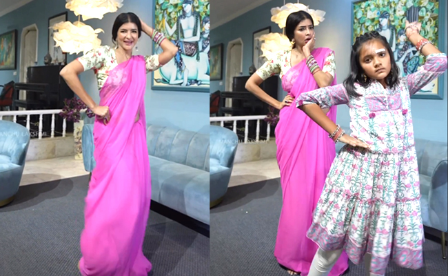 ManchuLakshmi001.jpg