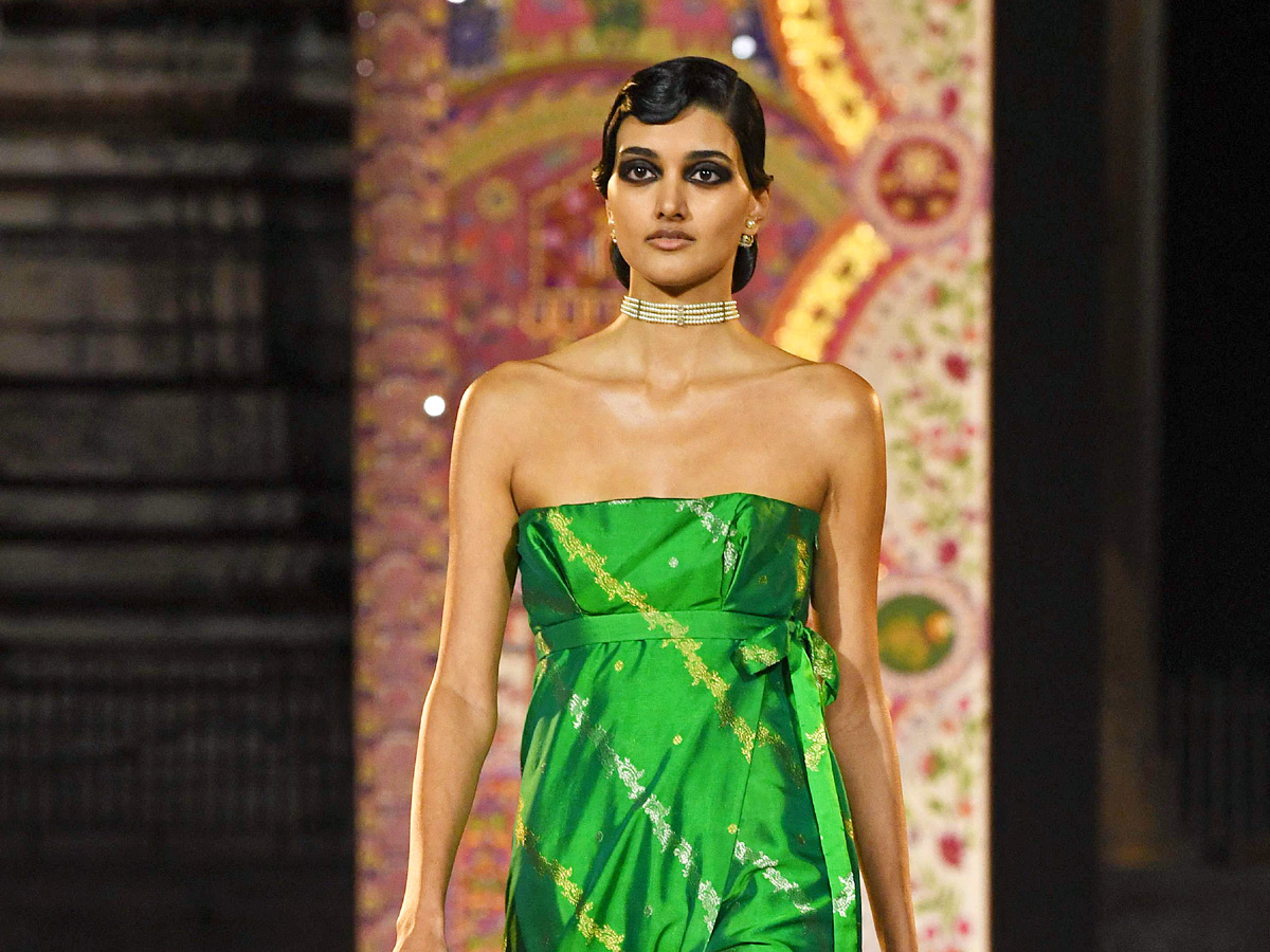 Dior_20Fall_202023_20Mumbai_20show_20Photos_5.jpg 5
