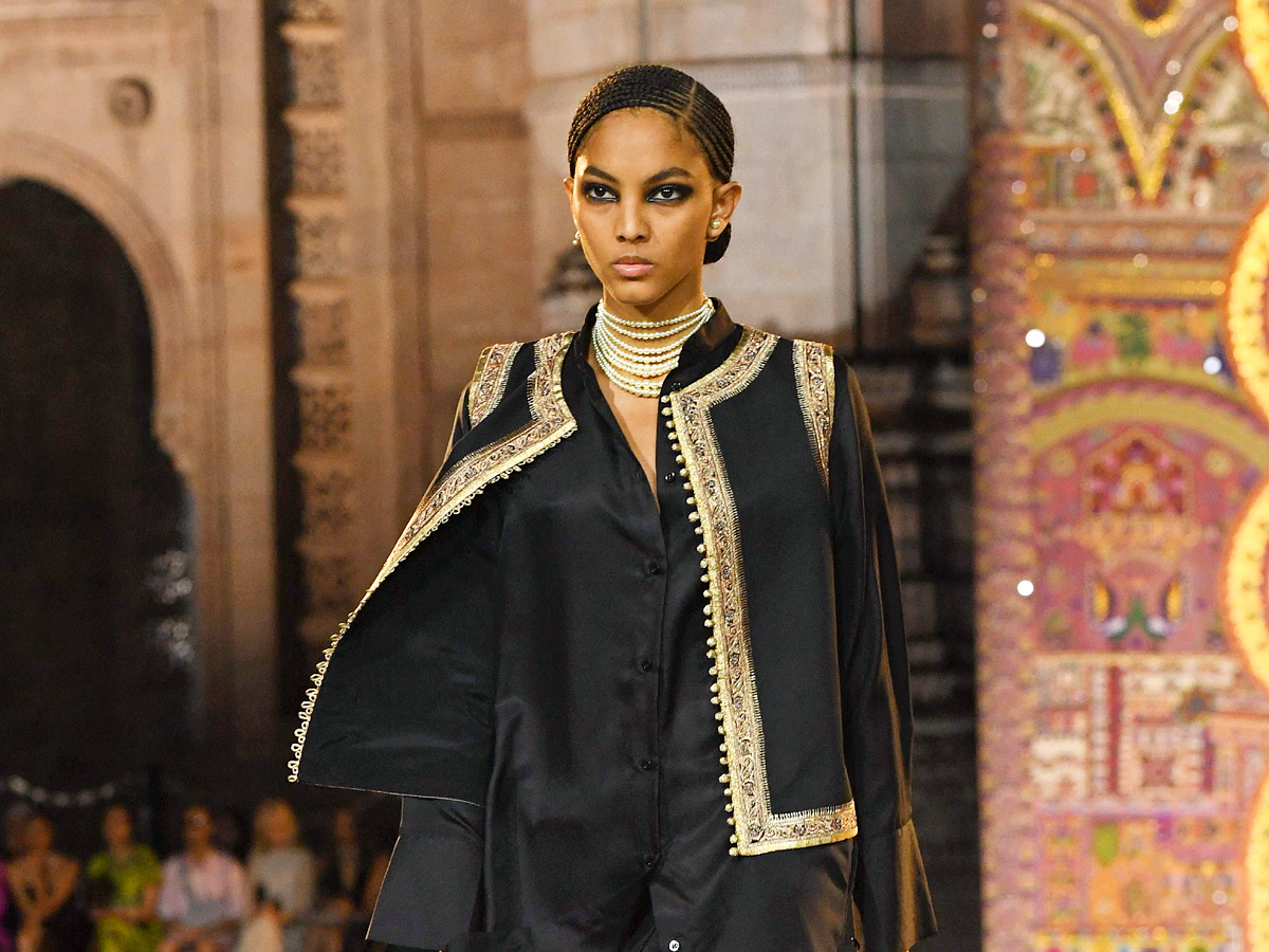 Dior_20Fall_202023_20Mumbai_20show_20Photos_6.jpg 6