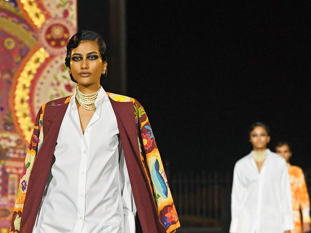 Dior_20Fall_202023_20Mumbai_20show_20Photos_9.jpg 9