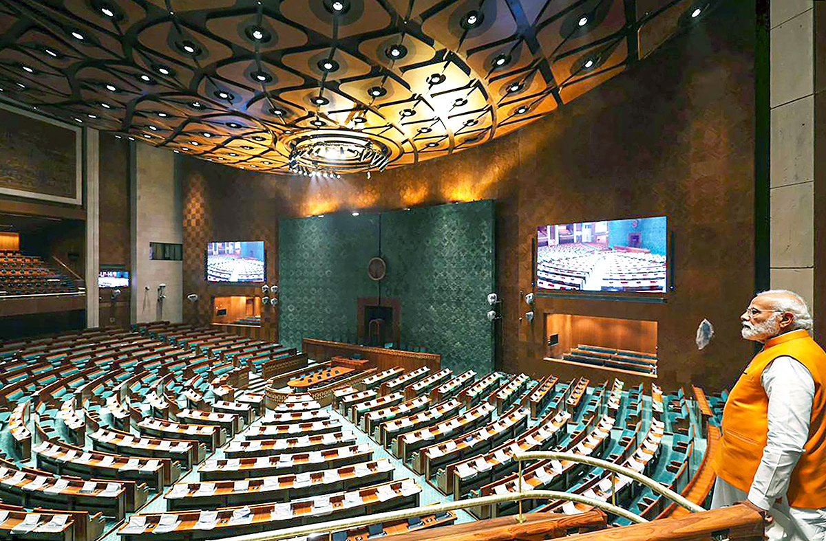PM_20Modi_20visits_20new_20Parliament_20building_20Photos_5.jpg 5