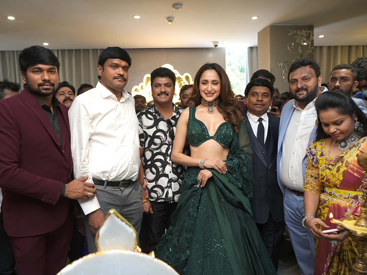 Pragya_20Jaiswal_20at_20Jewellery_20Shop_20at_20Hyderabad_20_1.jpg 1