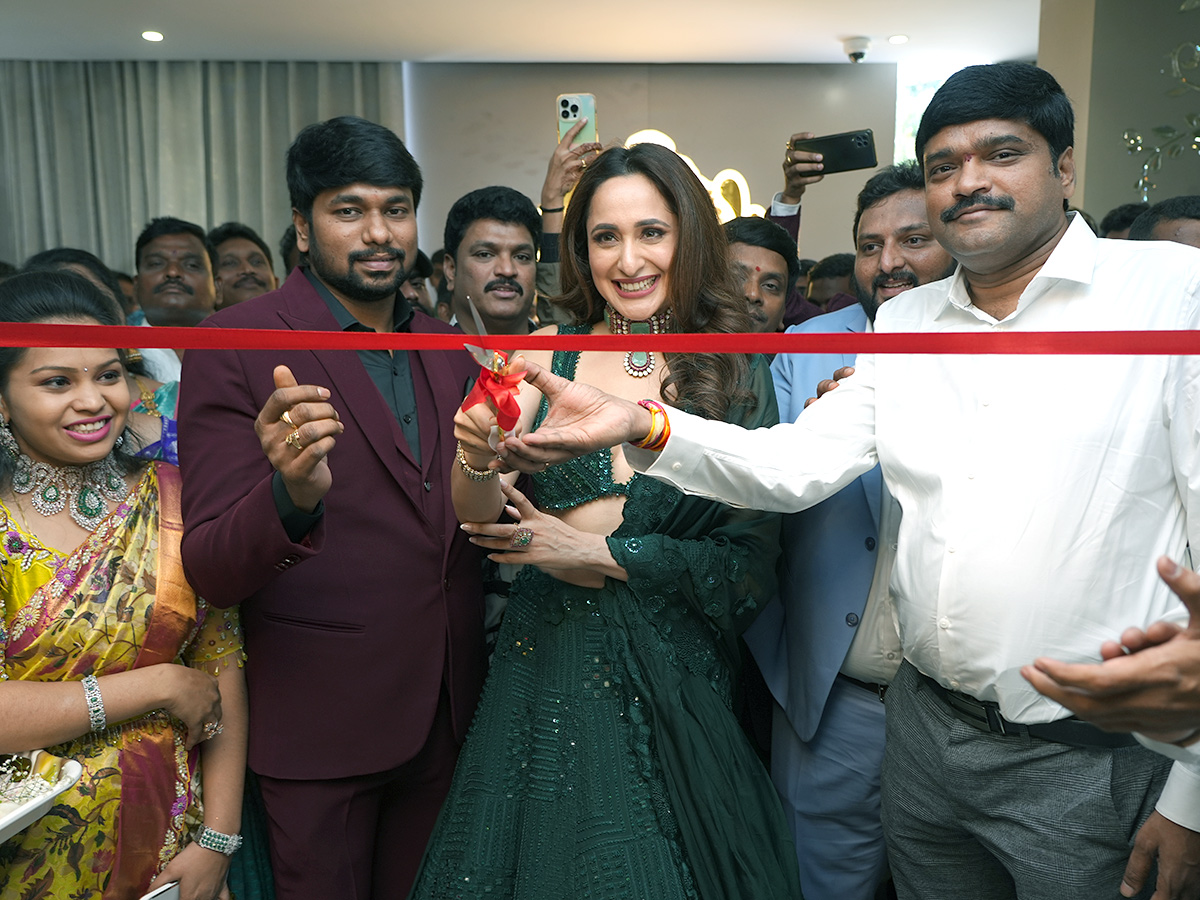 Pragya_20Jaiswal_20at_20Jewellery_20Shop_20at_20Hyderabad_20_6.jpg 6