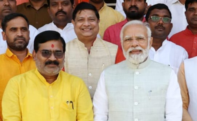 Modi_001_0.jpg