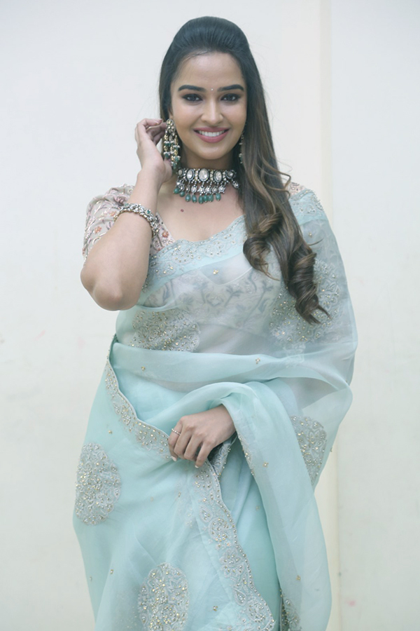 Poojitha_20Ponnada_20Latest_20Photos_18.jpg 18