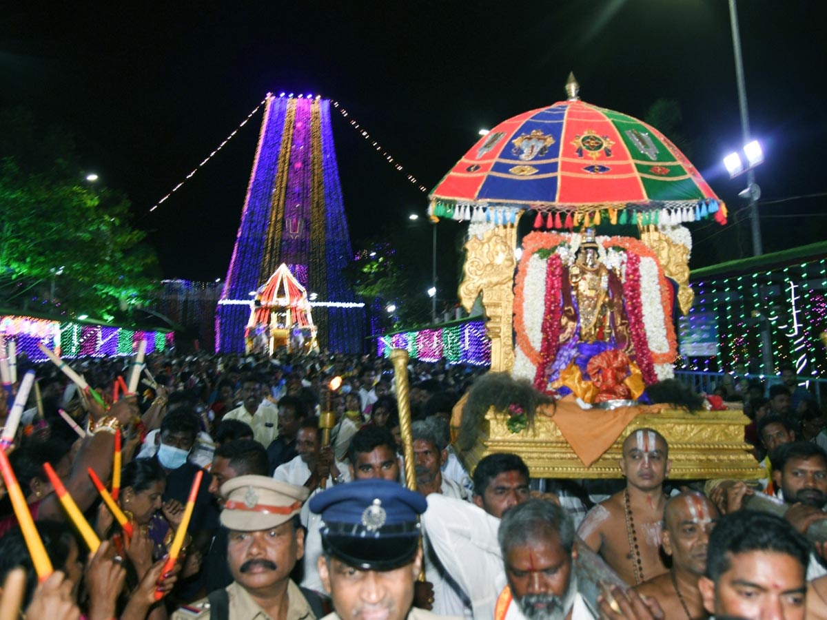 Simhachalam_20Varaha_20Lakshmi_20Narasimha_20Swamy_20Kalyanotsavam_18.jpg 17