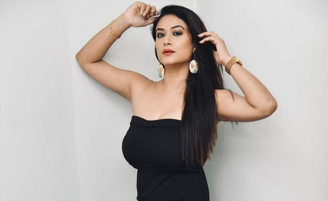 anisha-Kuppanda.jpg