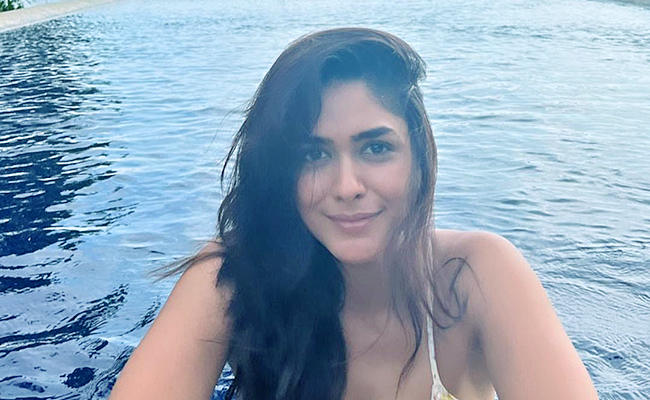 Mrunal-Thakur.jpg