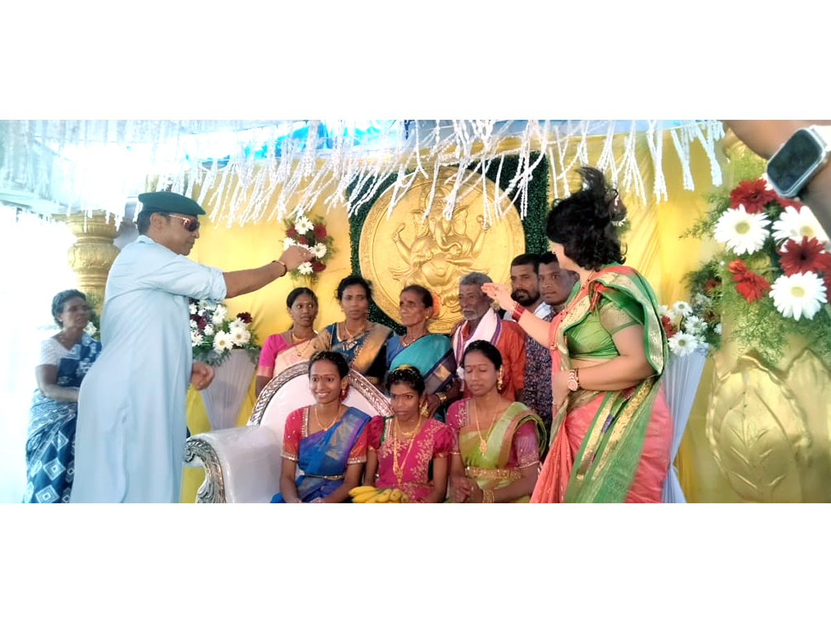 Pavitra_20Lokesh_20Actor_20Naresh_20At_20West_20Godavari_20Elurupadu_20Wedding_20Photos_8.jpg 8