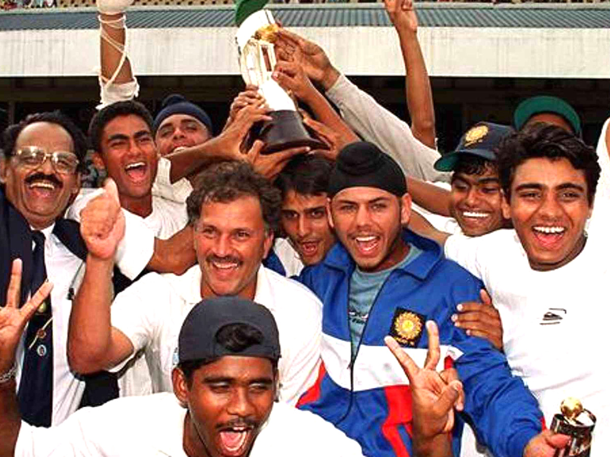 Mohammad_20Kaif_20Rare_20Picture_5.jpg 5