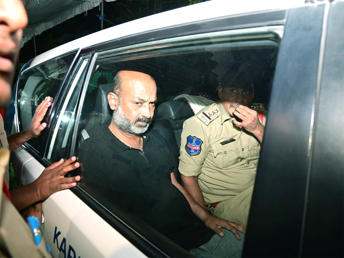 Telangana_20BJP_20Chief_20Bandi_20Sanjay_20Arrested_20At_20Mid_20Night_20Photos_8.jpg 8