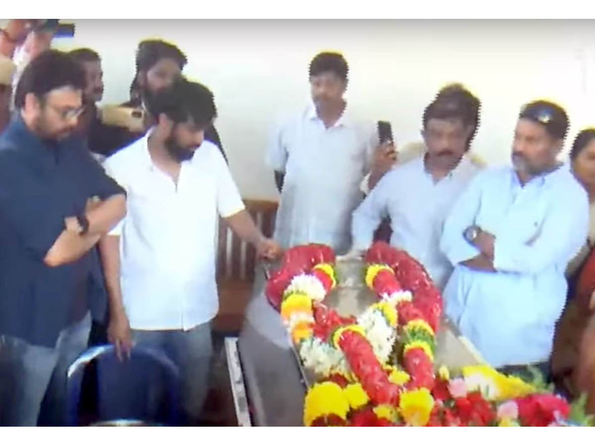 A_20tearful_20farewell_20to_20Daggubati_20Mohan_20Babu_20Photos_2.jpg 3