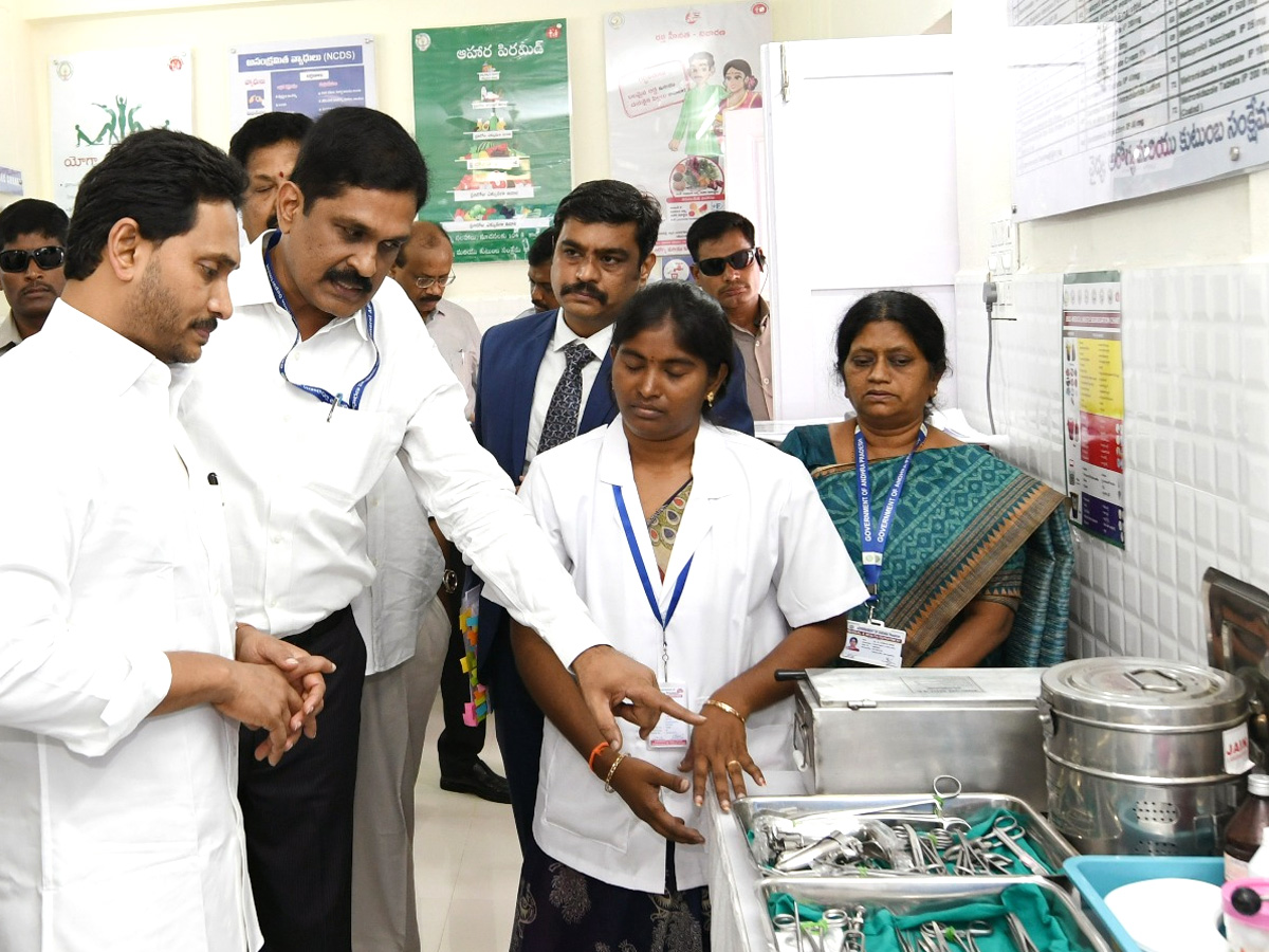 CM_20YS_20Jagan_20Launches_20Family_20Doctor_20Programme_20Photos_21.jpg 22