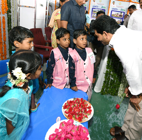 CM_20YS_20Jagan_20Launches_20Family_20Doctor_20Programme_20Photos_22.jpg 23
