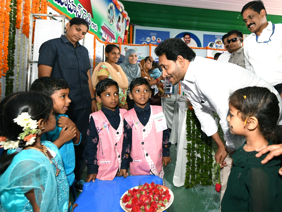 CM_20YS_20Jagan_20Launches_20Family_20Doctor_20Programme_20Photos_26.jpg 27