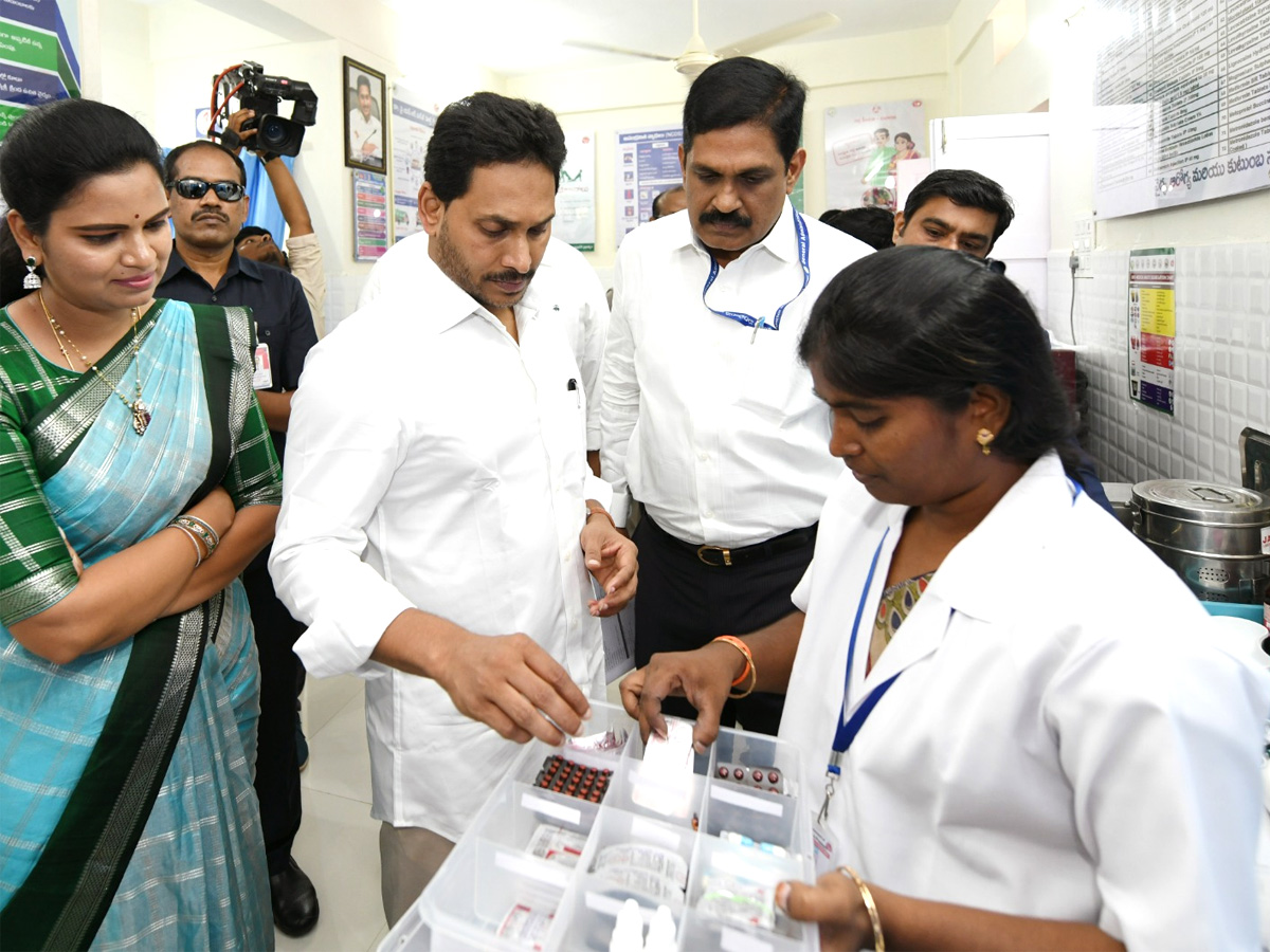 CM_20YS_20Jagan_20Launches_20Family_20Doctor_20Programme_20Photos_32.jpg 32