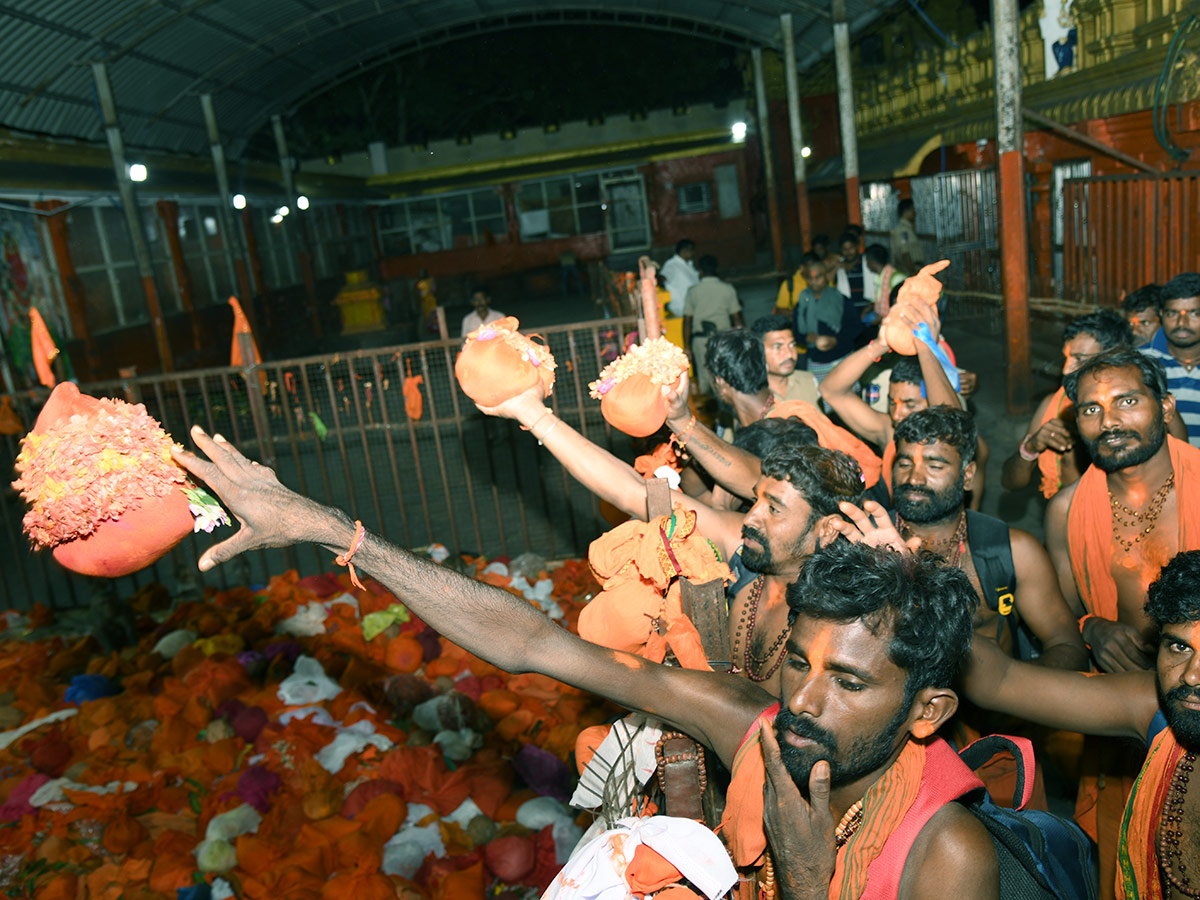 Kondagattu_20Anjaneya_20Swamy_20Temple_20Photos_11.jpg 10