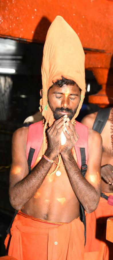 Kondagattu_20Anjaneya_20Swamy_20Temple_20Photos_20.jpg 19