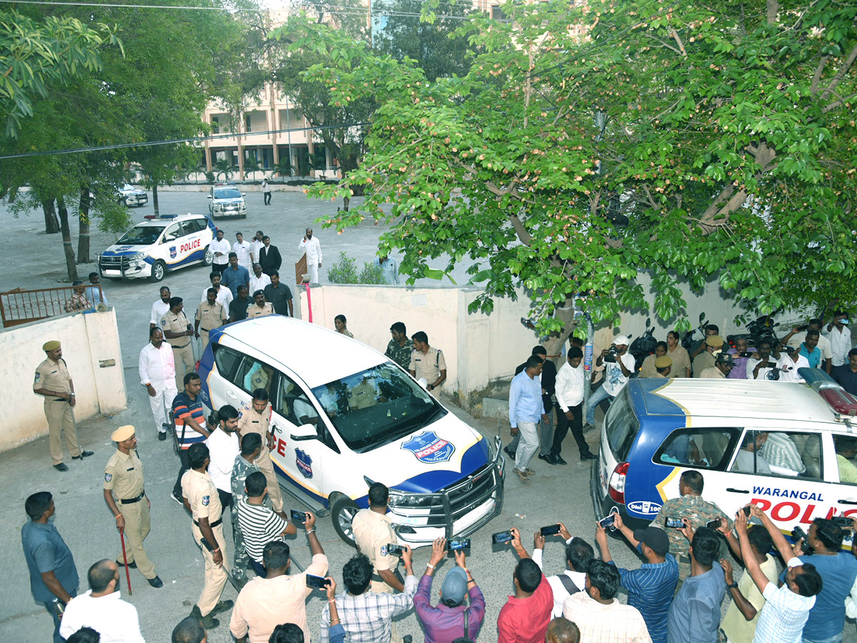 Telangana_20BJP_20chief_20Bandi_20Sanjay_20Arrest_20To_20Judicial_20Custody_20Photos_3.jpg 3