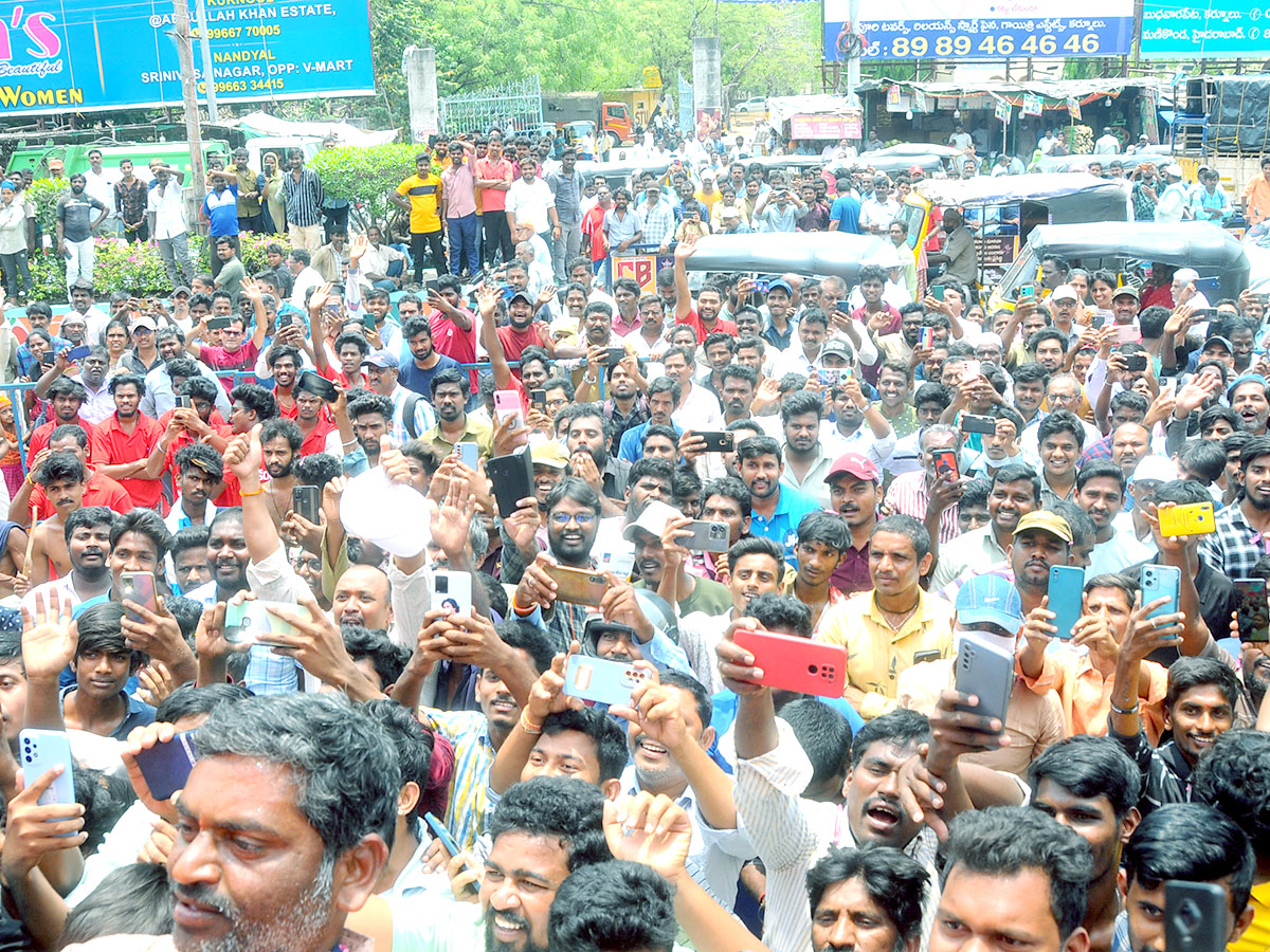 Anusuya_20and_20Heba_20Patel_20at_20Kurnool_4.jpg 4